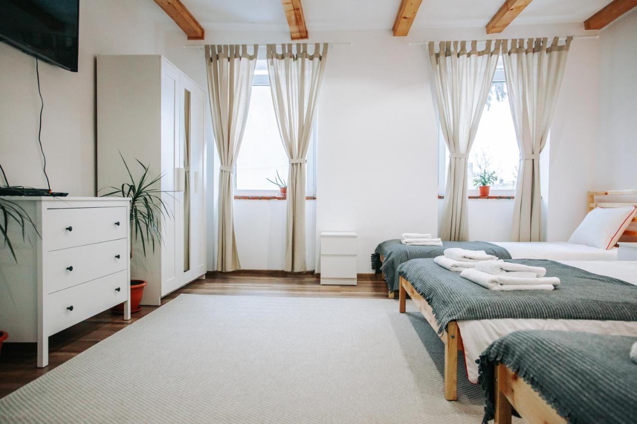 Kali Host Home Away From Home Târgu-Mureş Exteriér fotografie